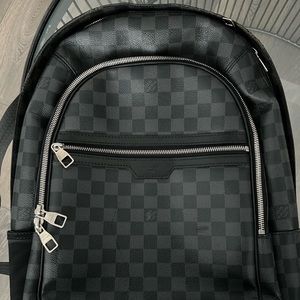 Pre owned
Louis Vuitton (LV) Damier Graphite Michael Backpack
